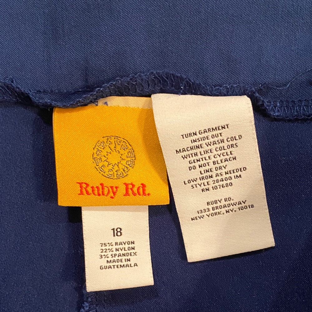 Ruby Rd. Navy 18 capris - Picture 3 of 6